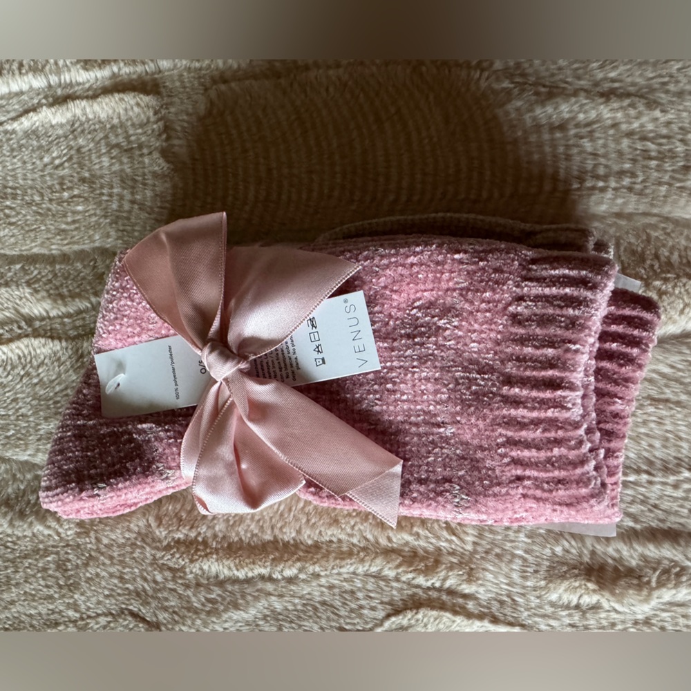 VENUS Two Pair Soft Velour Sock Set